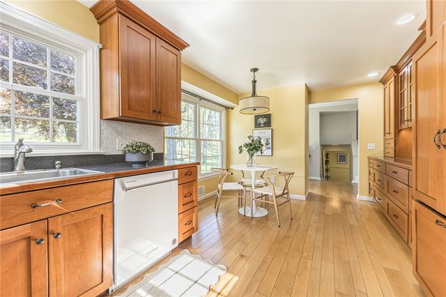 12 Mountain Rise, Perinton, NY 14450