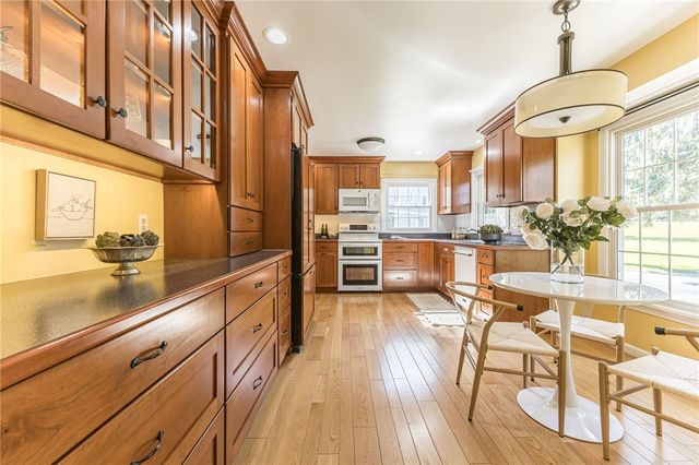 12 Mountain Rise, Perinton, NY 14450