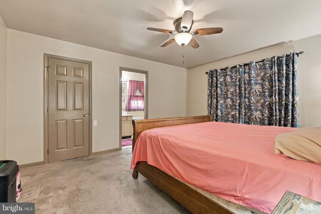 668 BLOSSOM HILL LN, Dallastown, PA 17313