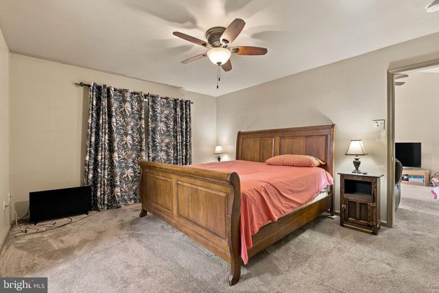 668 BLOSSOM HILL LN, Dallastown, PA 17313