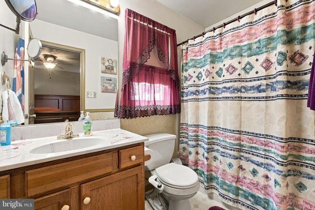 668 BLOSSOM HILL LN, Dallastown, PA 17313