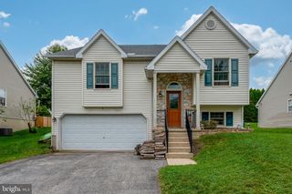 668 BLOSSOM HILL LN, Dallastown, PA 17313
