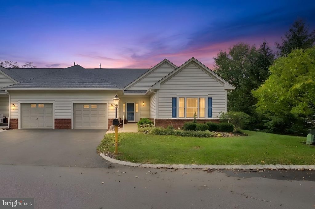 38 HEDGE ROW RD, PRINCETON, NJ 08540 — exterior