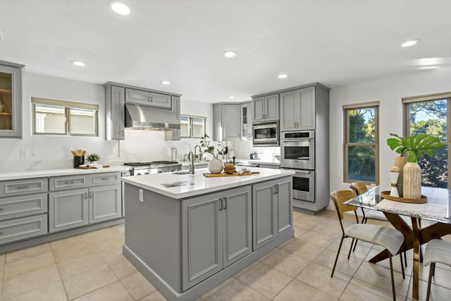 303 Lakeview Way, Redwood City, CA 94062