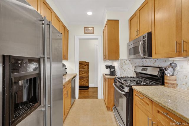 445 Gramatan Avenue EB3, Mount Vernon, NY 10552