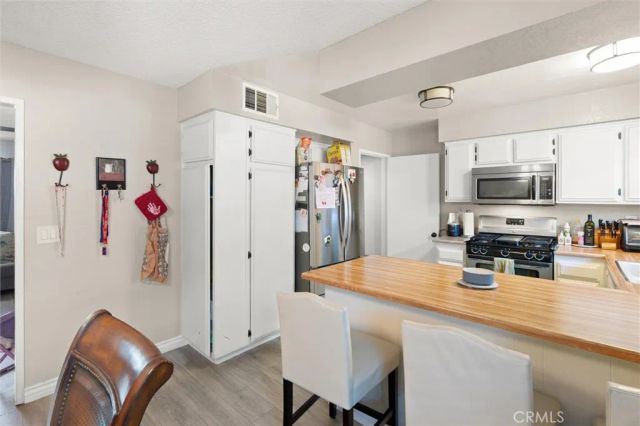 1929 Glenoaks 122, San Fernando, CA 91340