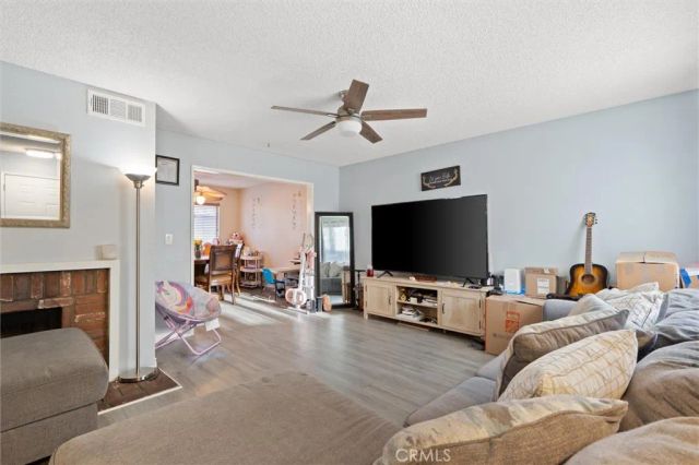 1929 Glenoaks 122, San Fernando, CA 91340