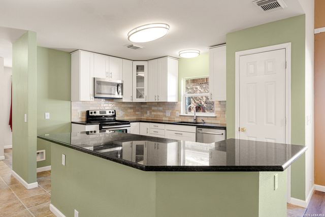 1651 Mountain Brk, Schertz, TX 78154