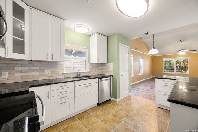 1651 Mountain Brk, Schertz, TX 78154