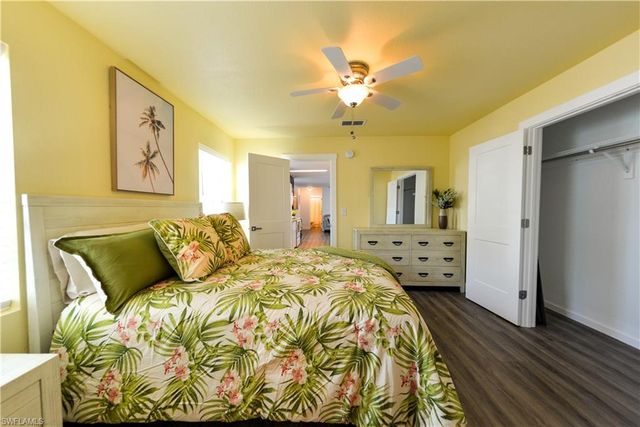 19 Helen LN, Fort Myers Beach, FL 33931