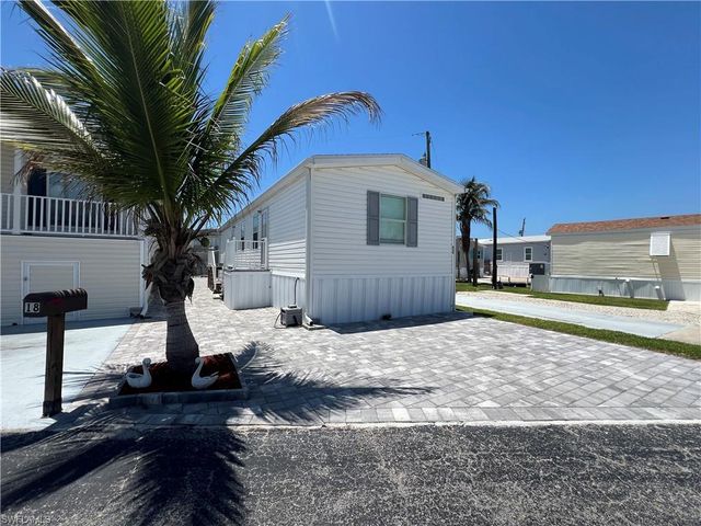 19 Helen LN, Fort Myers Beach, FL 33931
