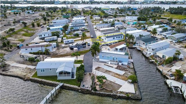 19 Helen LN, Fort Myers Beach, FL 33931