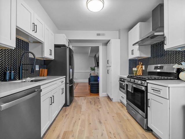 7 Dickson 2, Somerville, MA 02144