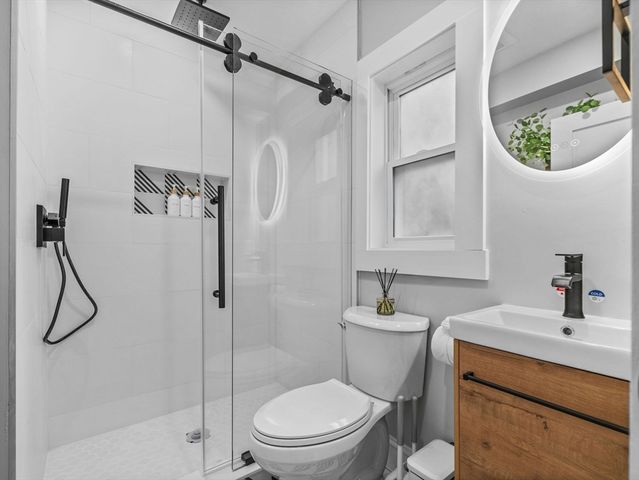 7 Dickson 2, Somerville, MA 02144