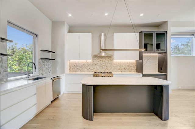 1116 Peden Street, Houston, TX 77006