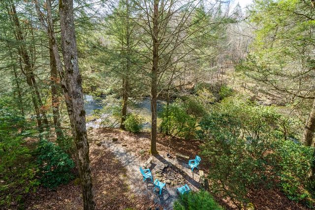 252 Branch Creek Road, Mccaysville, GA 30555