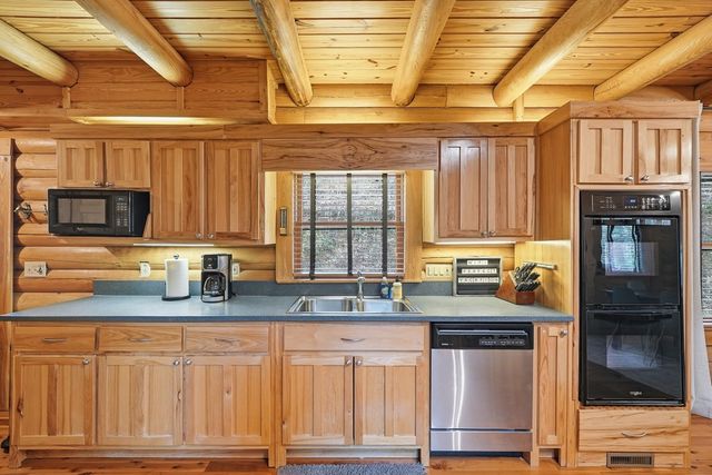 252 Branch Creek Road, Mccaysville, GA 30555