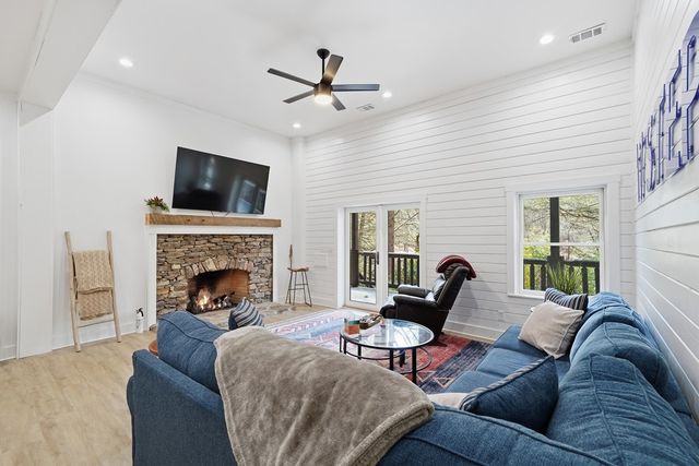 252 Branch Creek Road, Mccaysville, GA 30555