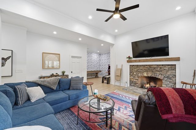 252 Branch Creek Road, Mccaysville, GA 30555