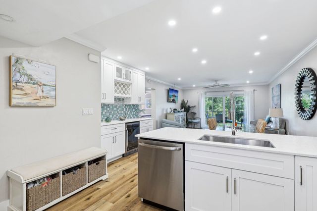 200 E Royal Palm Road 304, Boca Raton, FL 33432