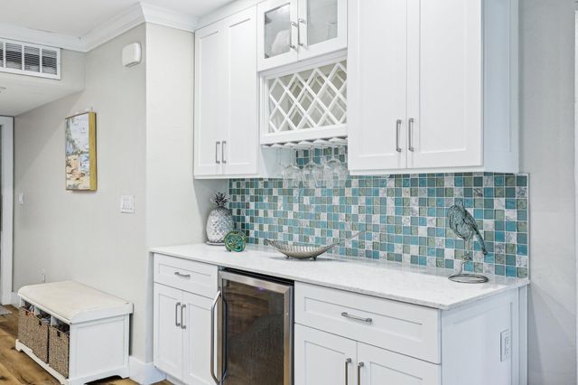 200 E Royal Palm Road 304, Boca Raton, FL 33432