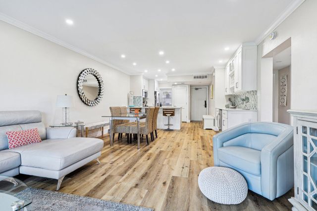 200 E Royal Palm Road 304, Boca Raton, FL 33432