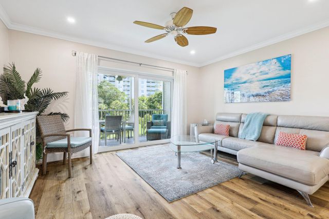 200 E Royal Palm Road 304, Boca Raton, FL 33432