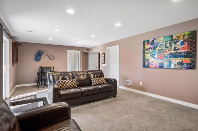 18273 68th Place N, Maple Grove, MN 55311