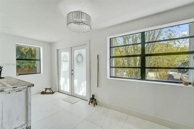 1515 Dewey St, Hollywood, FL 33020