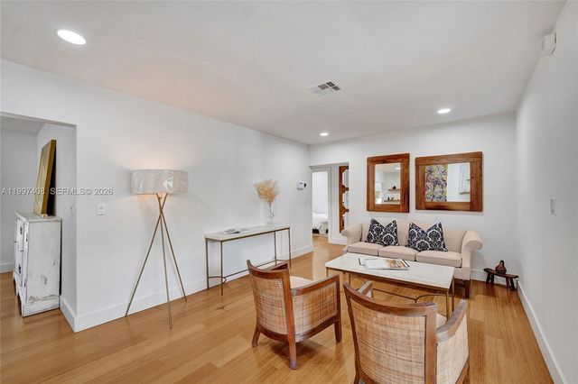 1515 Dewey St, Hollywood, FL 33020