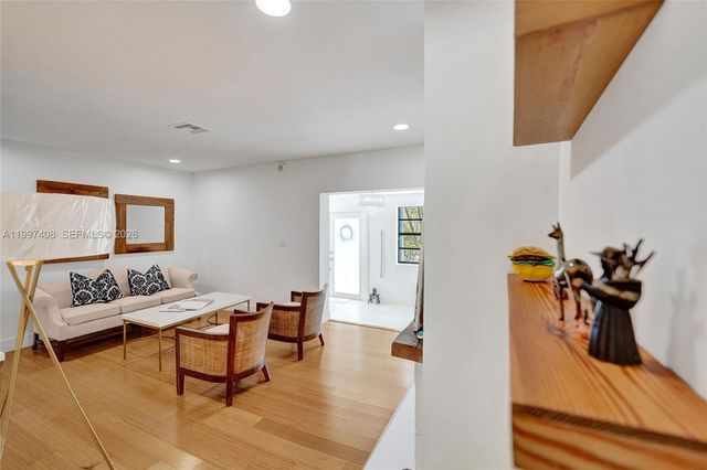 1515 Dewey St, Hollywood, FL 33020