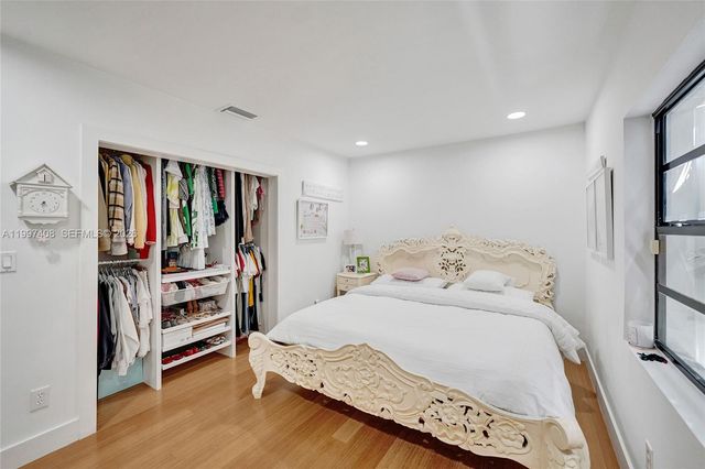 1515 Dewey St, Hollywood, FL 33020