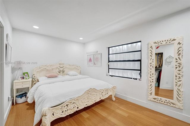 1515 Dewey St, Hollywood, FL 33020