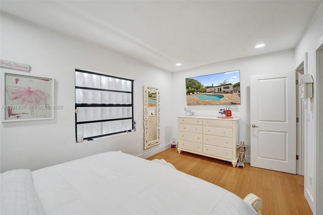 1515 Dewey St, Hollywood, FL 33020