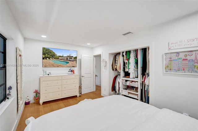 1515 Dewey St, Hollywood, FL 33020