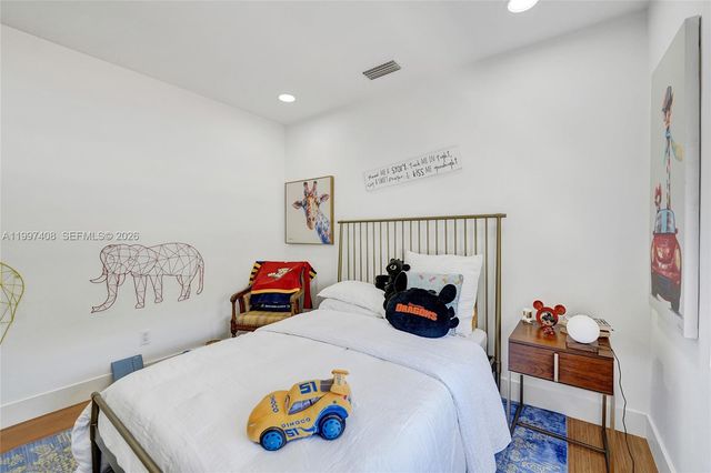 1515 Dewey St, Hollywood, FL 33020