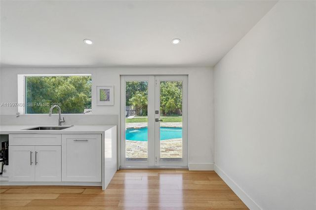 1515 Dewey St, Hollywood, FL 33020