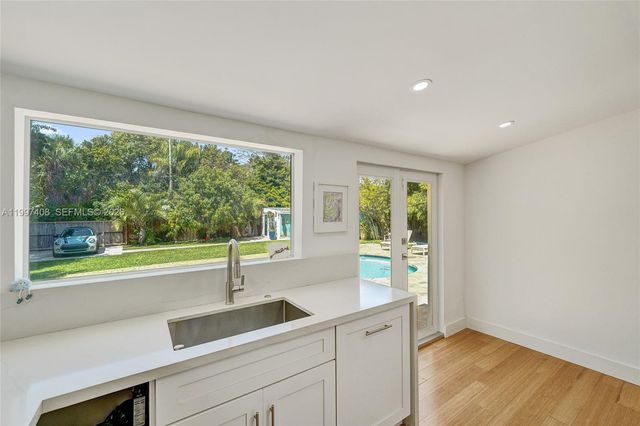 1515 Dewey St, Hollywood, FL 33020