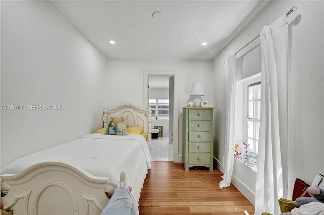 1515 Dewey St, Hollywood, FL 33020