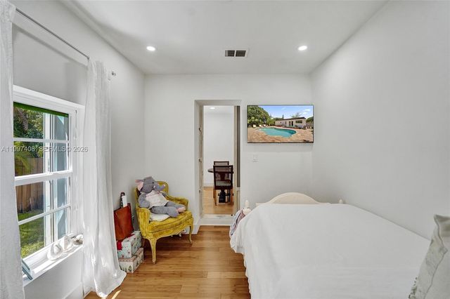 1515 Dewey St, Hollywood, FL 33020