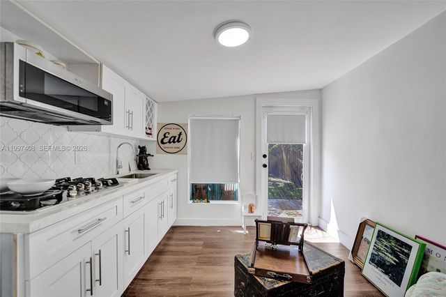 1515 Dewey St, Hollywood, FL 33020