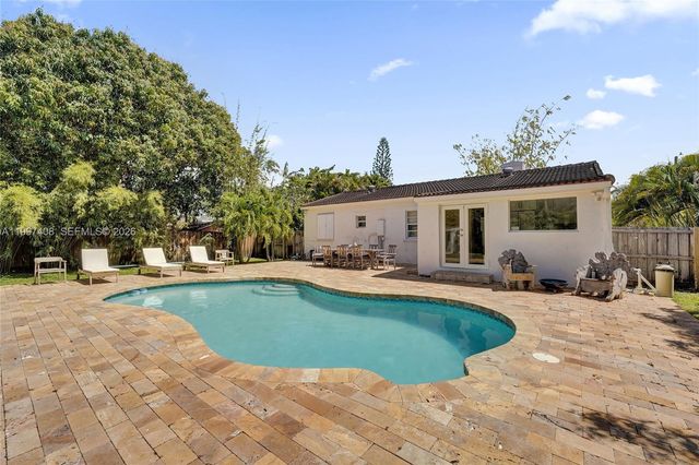 1515 Dewey St, Hollywood, FL 33020