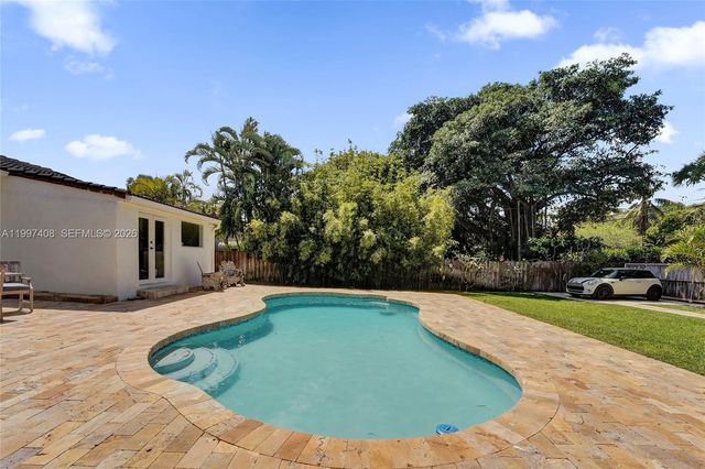 1515 Dewey St, Hollywood, FL 33020