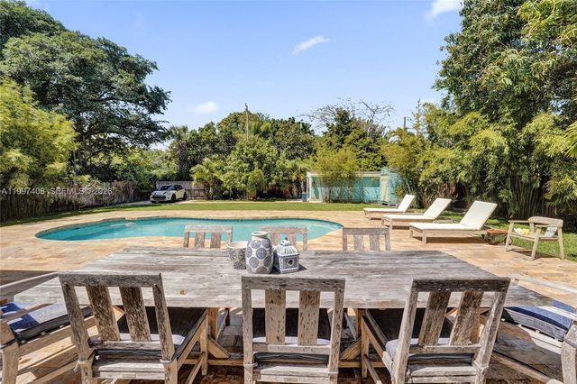 1515 Dewey St, Hollywood, FL 33020