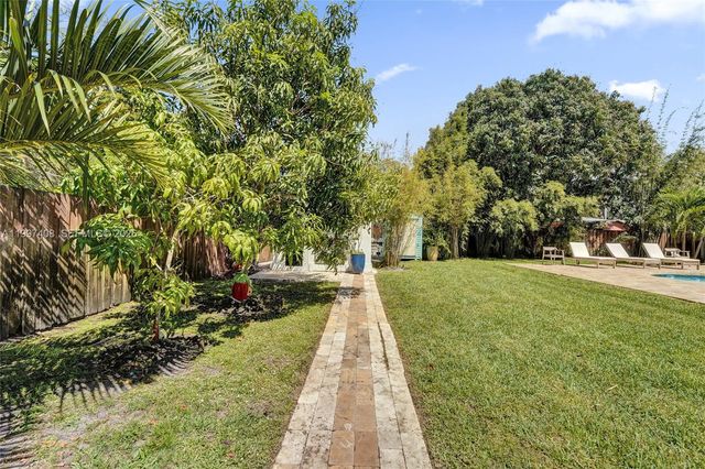 1515 Dewey St, Hollywood, FL 33020