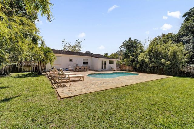 1515 Dewey St, Hollywood, FL 33020