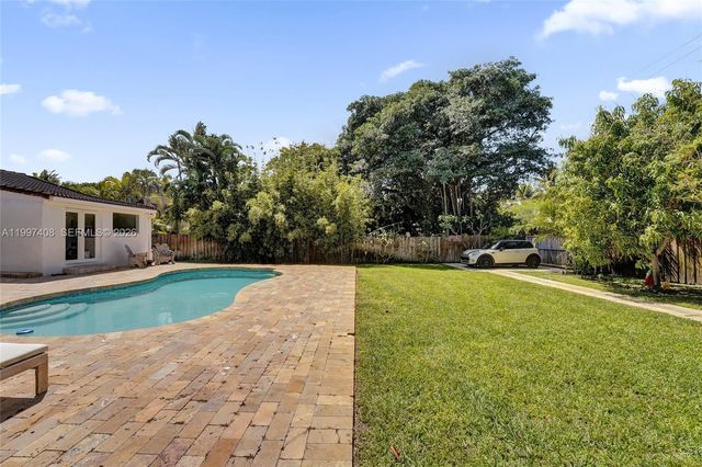 1515 Dewey St, Hollywood, FL 33020