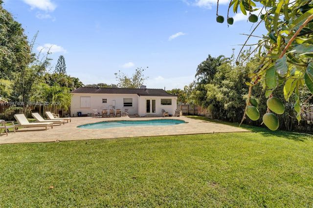 1515 Dewey St, Hollywood, FL 33020