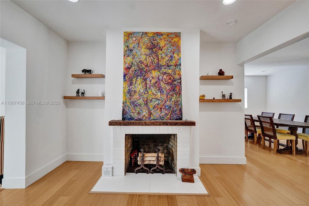 1515 Dewey St, Hollywood, FL 33020