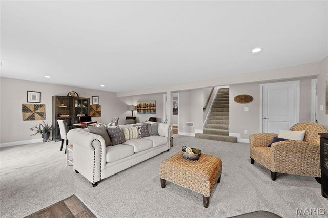 102 Dardenne Place Drive, Dardenne Prairie, MO 63368